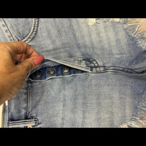 NWOT We The Free Distressed High-Waisted Denim Shorts - Size 28 - Picture 2 of 4